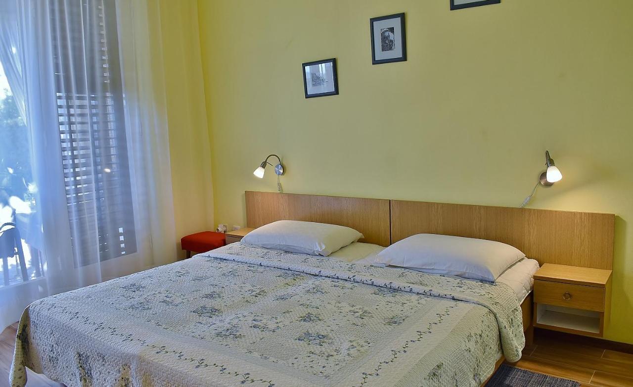 Apartments Zenko Rab Town Exterior foto