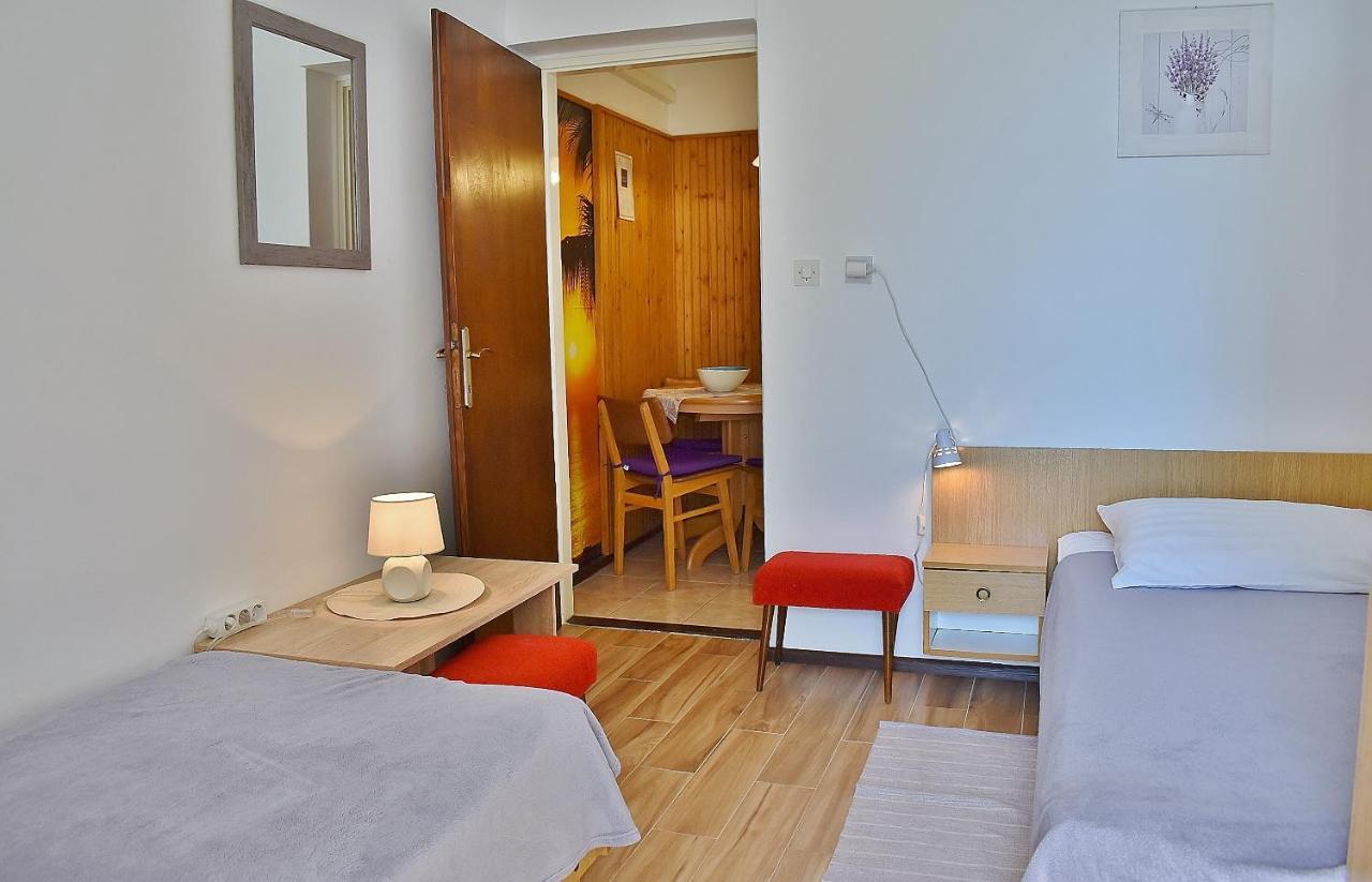 Apartments Zenko Rab Town Exterior foto